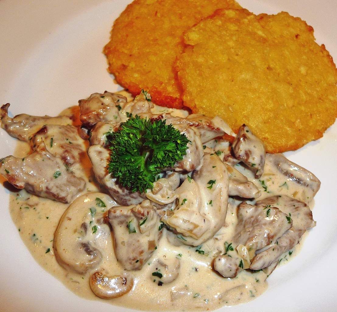Emincé à la crème et aux champignons