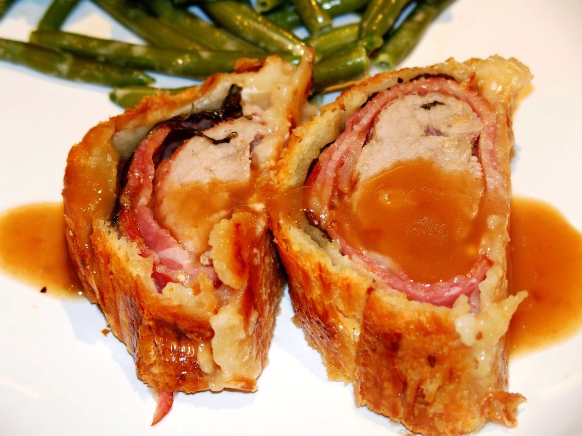 Filet mignon en croûte, sauce au porto