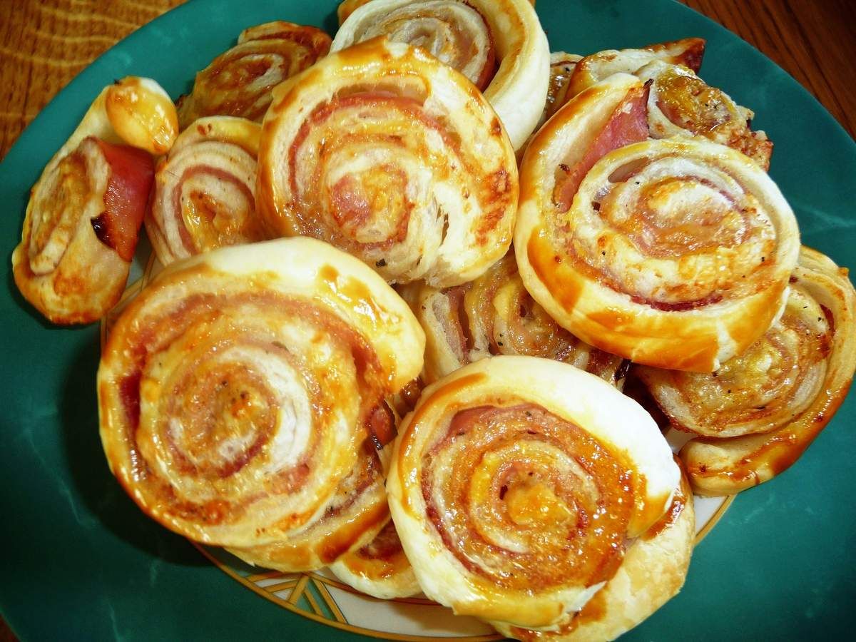 Petits feuilletés au jambon et fromage