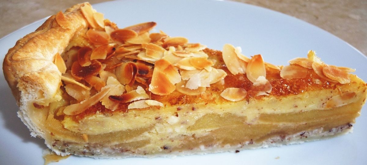 Gâteau crémeux aux pommes caramélisées
