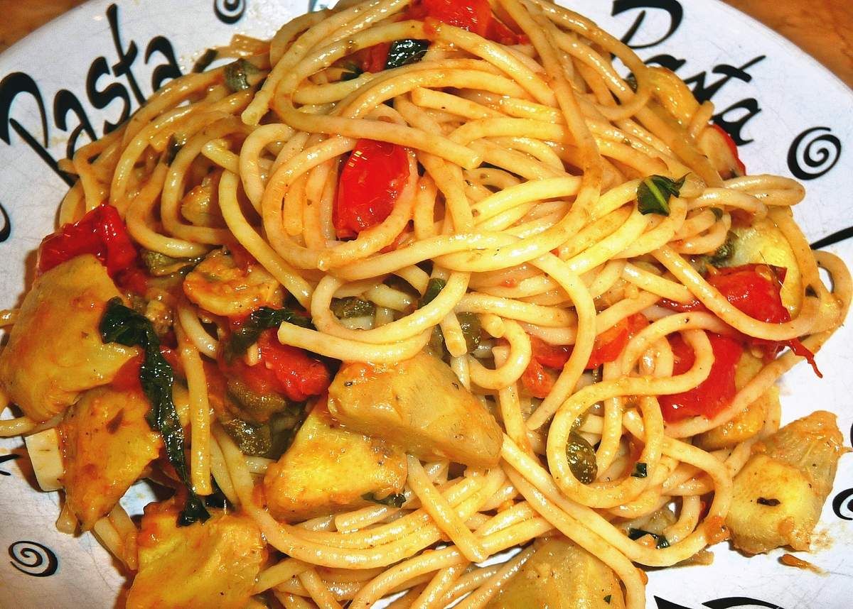 Spaghetti aux artichauts, anchois et tomates cerise