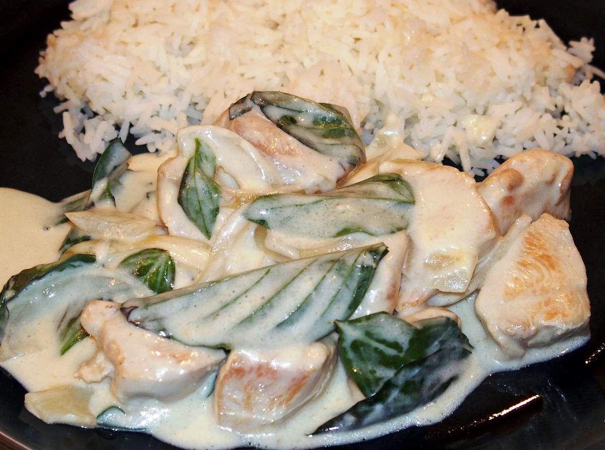 Emincé de poulet au curry vert