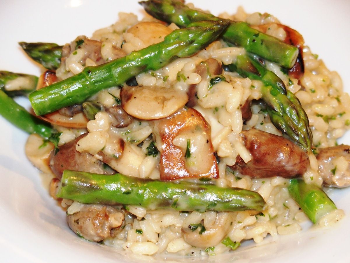 Risotto aux coeurs de poulet, champignons et asperges