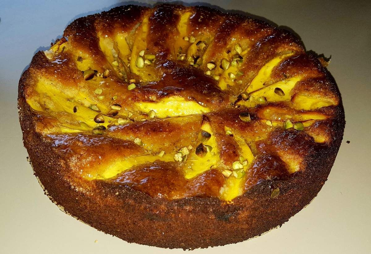 Gâteau gourmand à la mangue et noix de coco