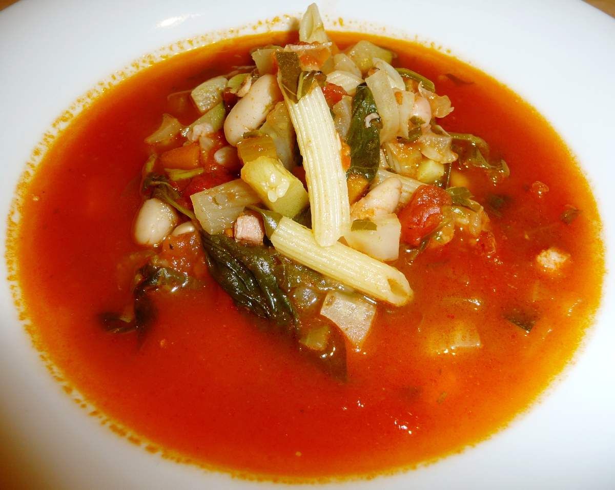 Minestrone aux légumes et petites pâtes