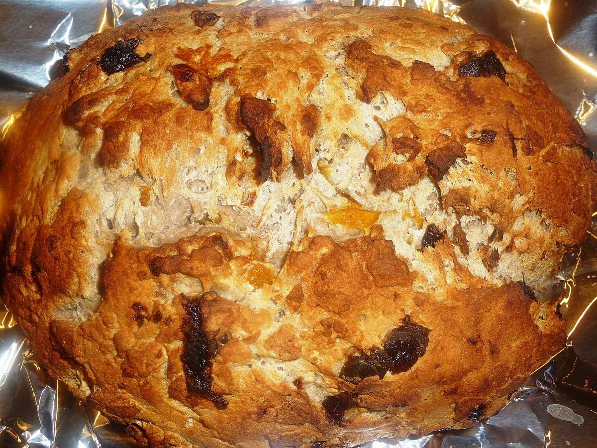 Pain à la farine de châtaigne, abricots et pruneaux