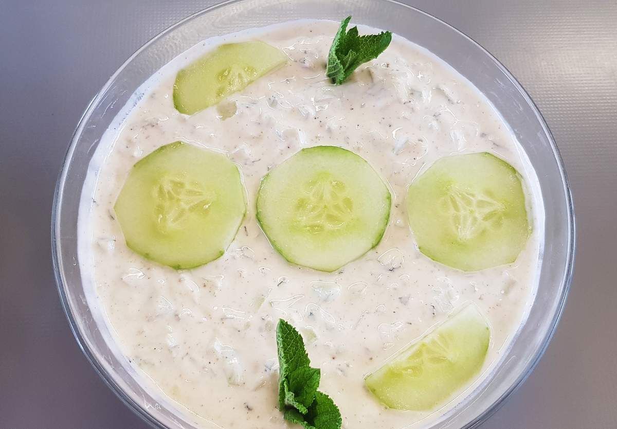 Sauce yaourt, concombre et menthe