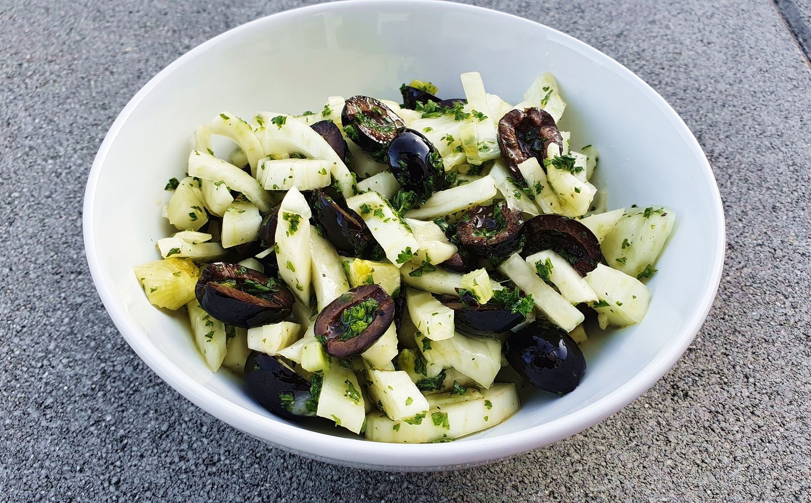 Salade de fenouil citronnée aux olives