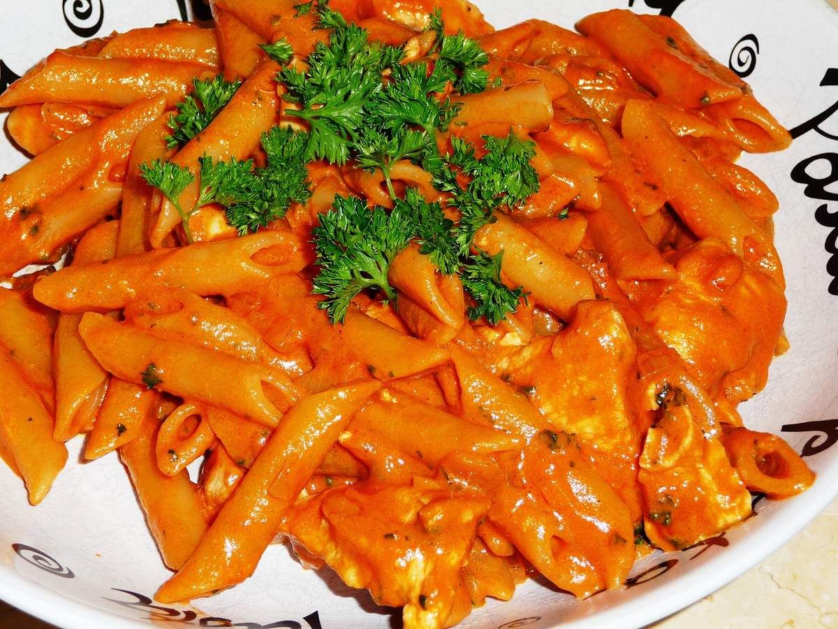 Pâtes au poulet et sauce à la vodka
