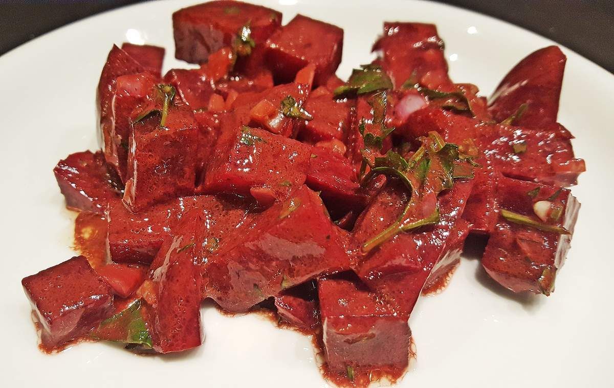 Salade de betterave à l&rsquo;huile de noix et vinaigre balsamique