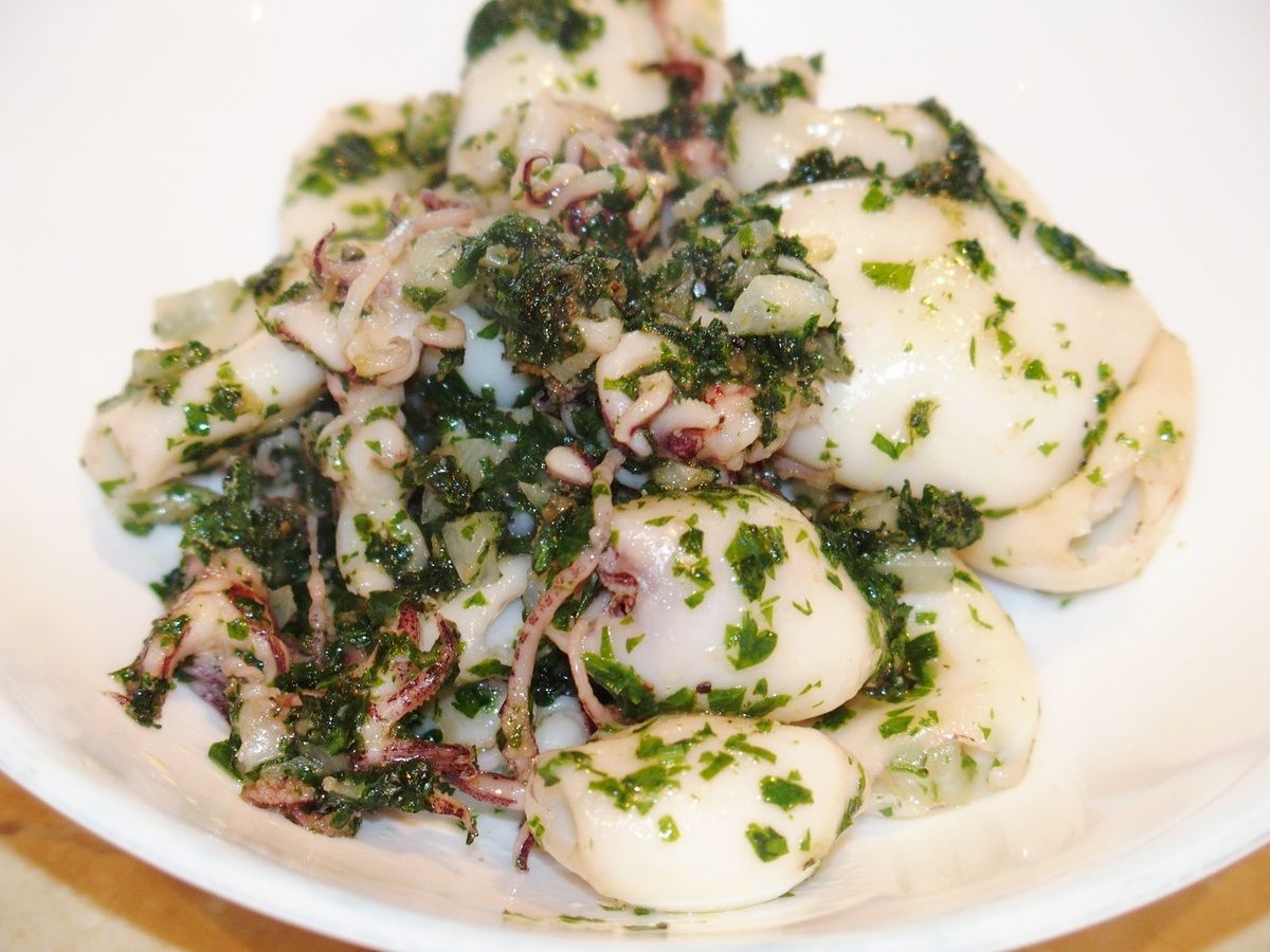 Petits calamars sautés à l&rsquo;ail et au persil